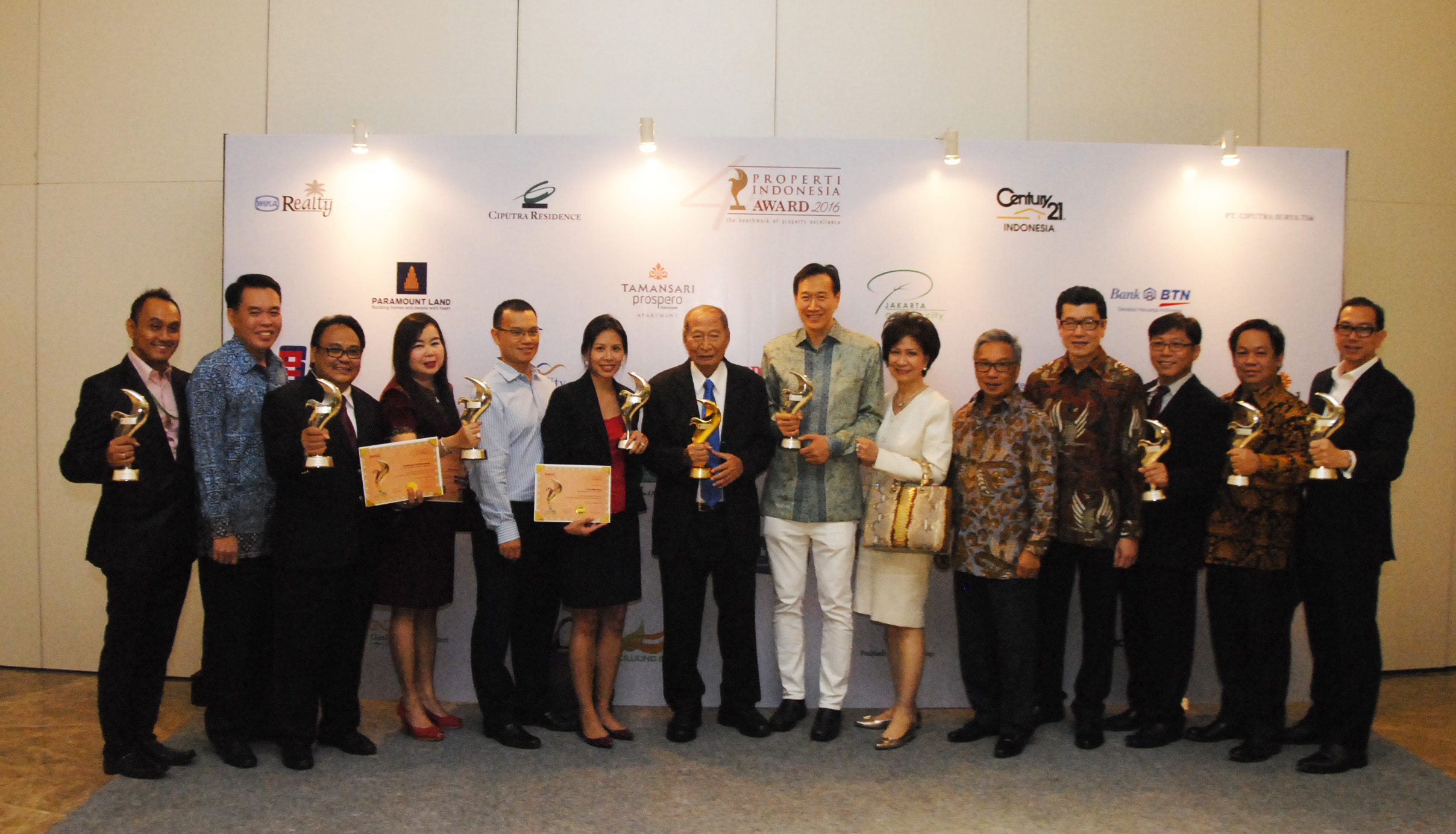 Press Release: Ciputra Group Borong 10 Penghargaan Properti Indonesia Award 2016