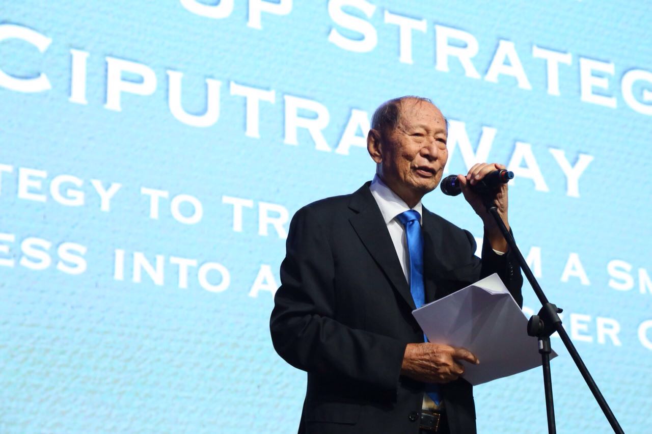 Ciputra Dianugerahkan Best Entrepreneur of The Year Oleh Asia Council for Small Business (ACSB)